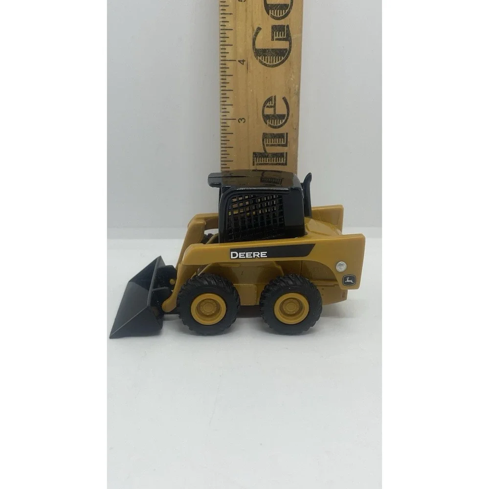 John Deere  Plastic Skid Steer Loader 4
